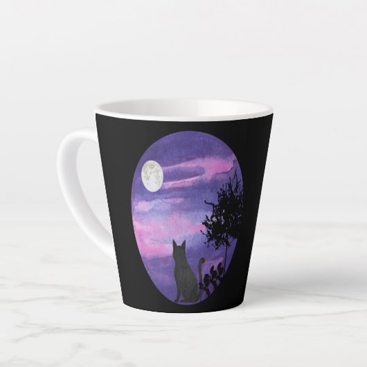 Mystical Cat Under Moon – Dreamy Purple Night Wate カフェラテマグ (左アングル)