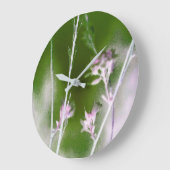 Mystical Forest Bloom – Romantic Flowers & Trees ラージ壁時計 (傾斜)