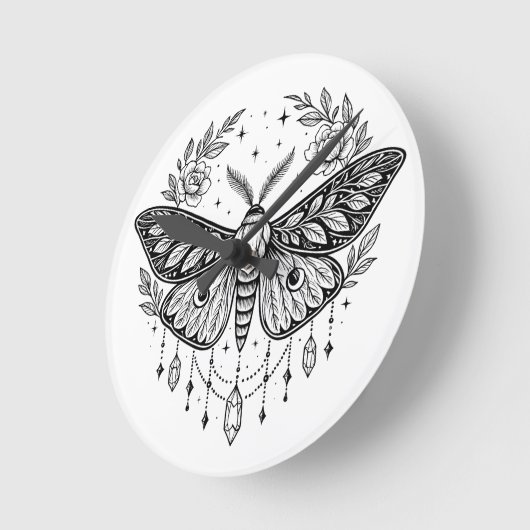 Mystical Gothic Moth Botanical Celestial Line Art ラウンド壁時計 (傾斜)