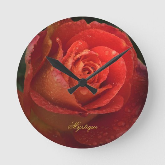 Mystique Dark Botanical Red Orange Rose Clock ラウンド壁時計 (正面)