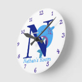 NはNarwhalおよびNathan子供の寝室のためです ラウンド壁時計 (傾斜)