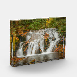 N.ジョージアの美しいデュークス・クリークの滝 フォトブロック