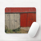 NA、カナダ、ニューブランズウィック、Shepody。 赤い納屋 マウスパッド (マウス)