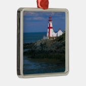 NA、カナダ、ニューブルンズウィック、カンポベロ島。4 メタルオーナメント (右)