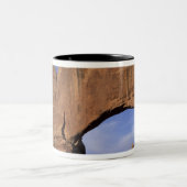 NA、ユタ、アーチェス国立公園。二重アーチ ツートーンマグカップ (中央)