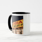 NA、米国、アリゾナ、Lupton Yellowhorseのインディアン マグカップ (正面左)