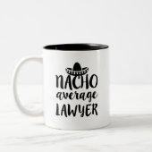 Nacho平均弁護士のマグのおもしろいな机のオフィスのギフト ツートーンマグカップ (左)