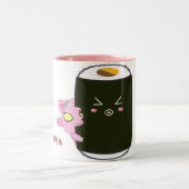 Nadelのかわいいの寿司ロール猫 ツートーンマグカップ (中央)