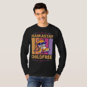 Namastay Childfree Nomaste Yoga Lotus Flower Beach Tシャツ (正面フル)