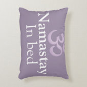 Namastay In Bed Yoga Lavender purple white Funny アクセントクッション (正面(垂直))