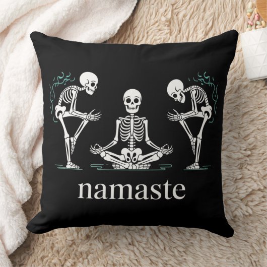 Namaste Skeletons  – Funny Yoga Halloween クッション (ブランケット)