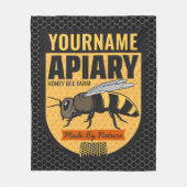 NAMEハニーパーソナライズされたビー養蜂場 フリースブランケット (正面)