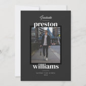 Name はっきりした Black Graduation Announcementフォトカード 案内状 (正面)