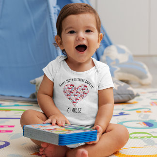 Name, July 4th Red Trucks Heart Newborn - 24mos ベビーボディスーツ