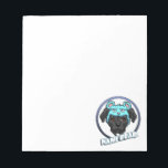 NamiBearロゴ ノートパッド<br><div class="desc">ナミ・ベアはピットブルだ。彼女の唯一の恐ろしいことは、彼女が着ているクマの帽子だ！これは黒いピットブルドッグのスケッチで、青いクマの帽子に不機嫌な顔を着ている。犬は可愛い顔をしているけど、クマは怖い！我々は、彼らが恐ろしく見えるかもしれないピットの雄牛を支持しようとしているが、彼らはあなたが持つことができ得る最も甘い生き物や仲間である – 他のすべての犬と同様！デザインは犬の奈美をベースに、店のロゴにもなっている。</div>