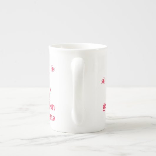 Nanaは私の名前で、孫を甘やかしている ボーンチャイナマグカップ (裏面)