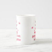 Nanaは私の名前で、孫を甘やかしている ボーンチャイナマグカップ (正面)