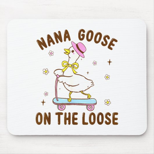 Nana Goose On The Loose Funny Birthday Matching Fa マウスパッド (正面)