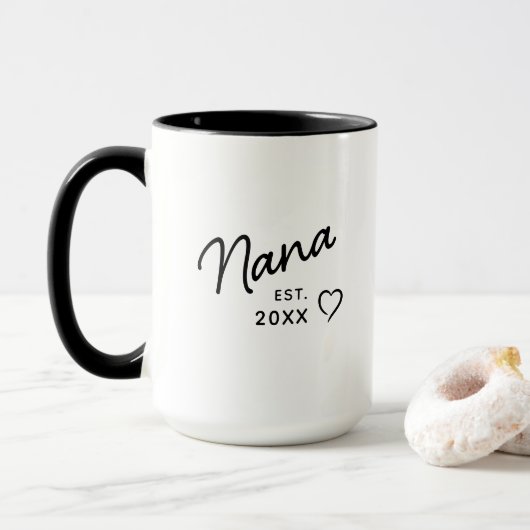 Nana Grandma Reveal Est. Year ミニマリスト マグカップ (ドーナツ付き)