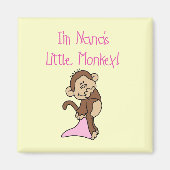 Nana's Monkey – ピンクのTシャツとギフト マグネット (正面)
