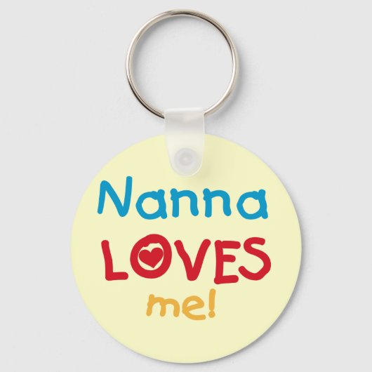 Nanna Loves Me Tシャツとギフト キーホルダー (正面)