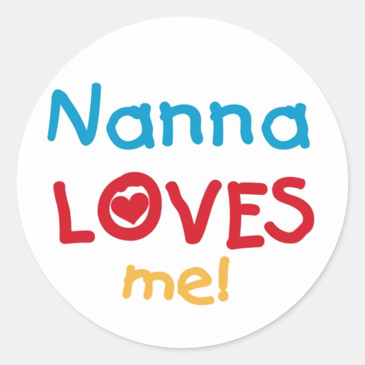 Nanna Loves Me Tシャツとギフト ラウンドシール (正面)