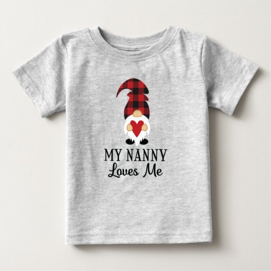 Nanny Loves Me Buffalo Plaid Gnome ベビーTシャツ (正面)