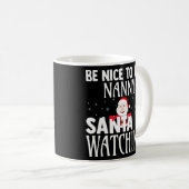 Nanny SantaがChrisを見ている様子に優おもしろいしい コーヒーマグカップ (正面右)