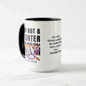 NaNoWriMoライターはファイター作家ではない マグカップ (正面左)