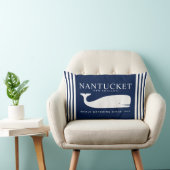 Nantucket Whale Watching – White and Navy Blue ランバークッション (椅子)