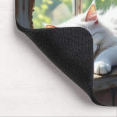 Napping White Cat and Purple Flowers  マウスパッド (コーナー)