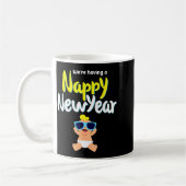 Nappy New Year Diaper Expecting Pregnant Funny Hap コーヒーマグカップ (左)