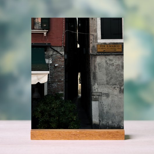 Narrow venetian alleyway (2024) アクリルサイン (ニュートラル)