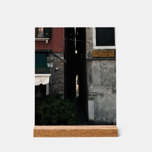 Narrow venetian alleyway (2024) アクリルサイン (正面)