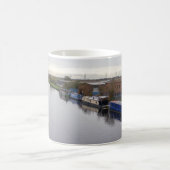 Narrowboats on the Knottingley and Goole Canal コーヒーマグカップ (中央)