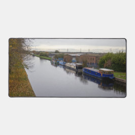 Narrowboats on the Knottingley and Goole Canal デスクマット