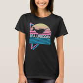 Narwhal Retro Sea Unicorn Tシャツ (正面)