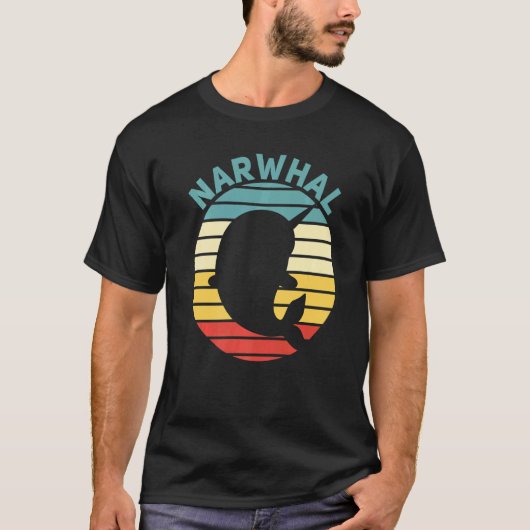 Narwhal Retro Sunset Unicorn of the Sea Narwhal Tシャツ (正面)