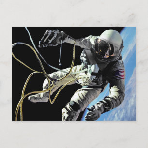 NASA初のアメリカ人宇宙飛行士の宇宙遊泳写真 ポストカード