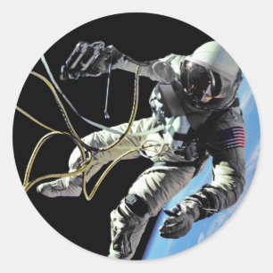 NASA初のアメリカ人宇宙飛行士の宇宙遊泳写真 ラウンドシール