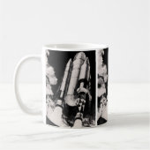 NASA宇宙シャトル打ち上げ車アーティストの概念 マグカップ (左)