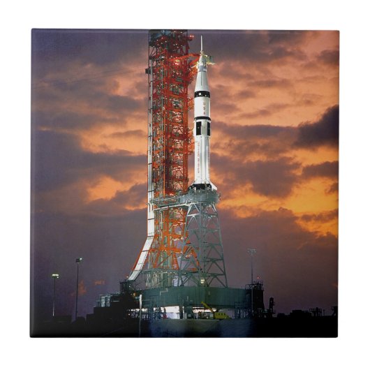 NASA アポロ・ソユーズ打ち上げロケットと日の出の発射台 タイル (正面)