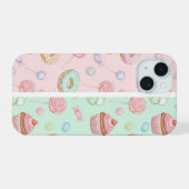 Natasha Usによるドーナツとカップケーキ iPhone 15ケース (裏面横)