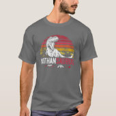 Nathan Saurus Funny Personalized Dinosaur T Rex Na Tシャツ (正面)