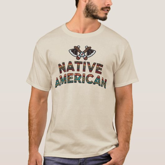 Native American Text Pattern Tシャツ (正面)