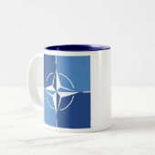 NATO ONAT国旗のシンボル北大西洋条約機構 ツートーンマグカップ (正面左)