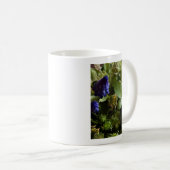Natural Blue Muscari and Greenery Floral Design コーヒーマグカップ (正面右)