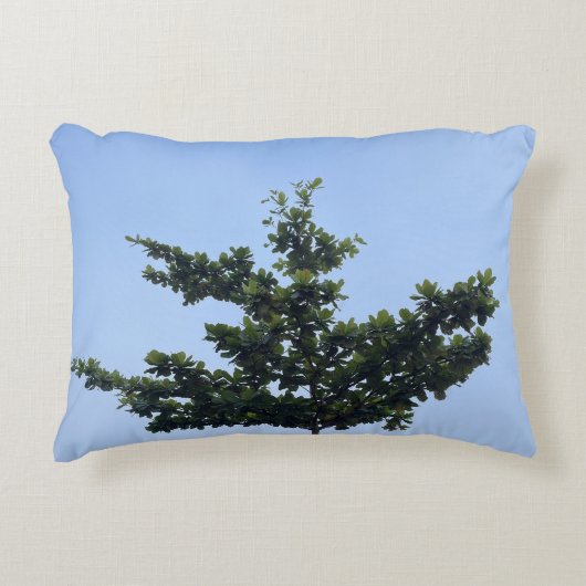 Nature's Harmony Pillow - Trees and Skies in Perfe アクセントクッション (正面)