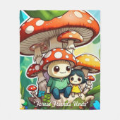 "Nature's Playful Side" フリースブランケット (正面)