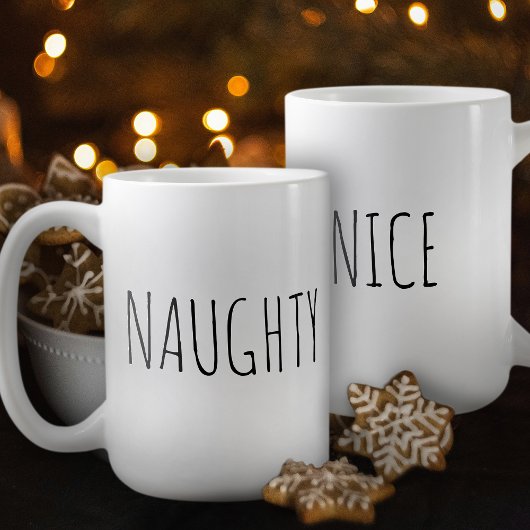 『NAUGHTY or NICE』カスタマイズ可能なモダンな単語デザイン コーヒーマグカップ